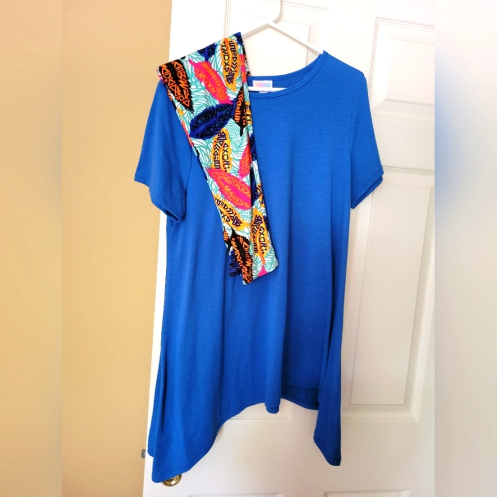 Lularoe Perfect top with free TC leggings